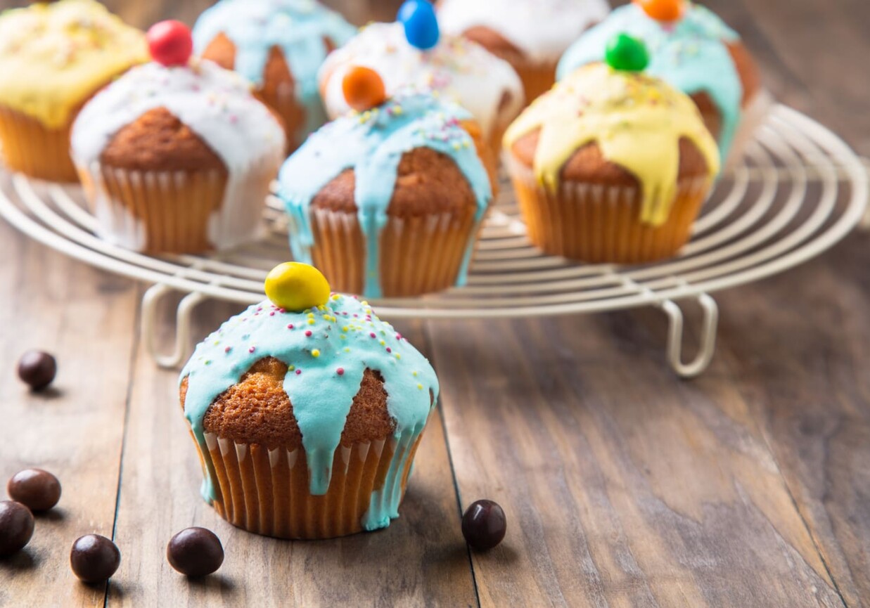 Muffinki z kolorowym lukrem foto