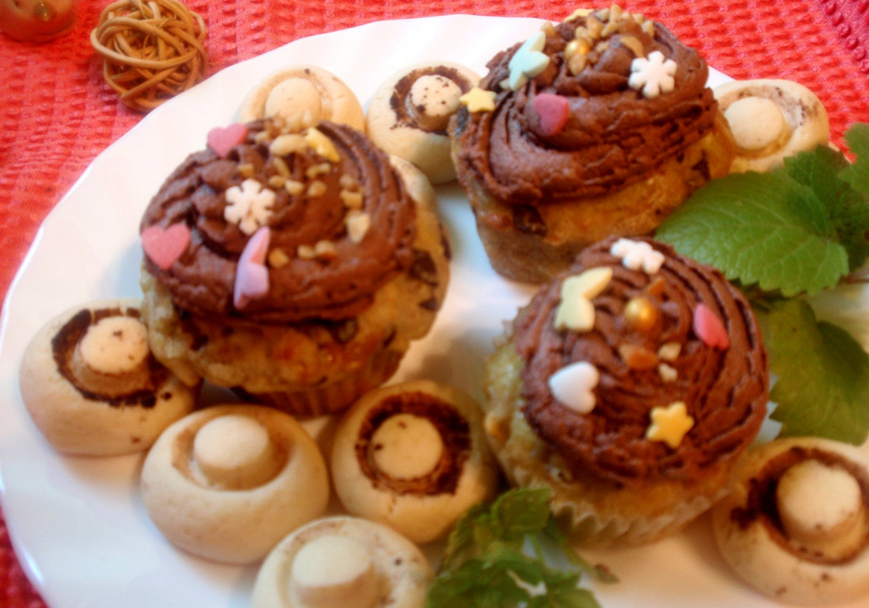 Muffinki   z kremem czekoladowym foto