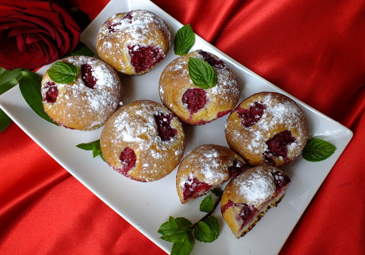 Muffinki z malinami foto