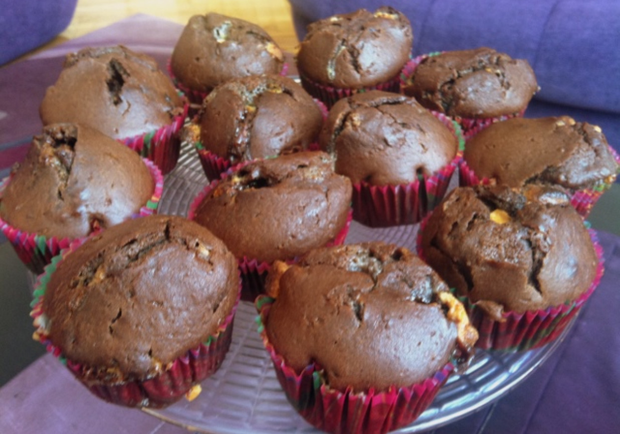 Muffinki z nutellą i białą czekoladą foto