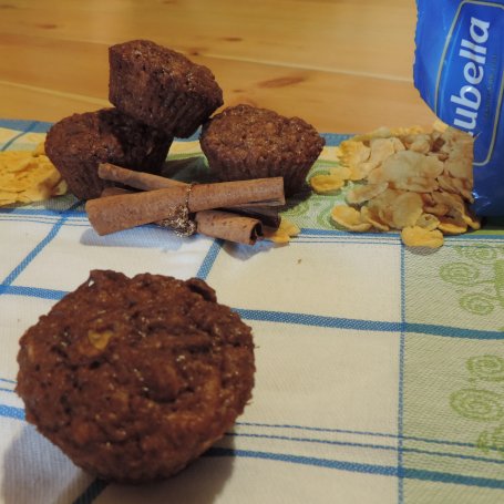 Krok 8 - Muffinki z płatkami kukurydzianymi i czekoladą foto