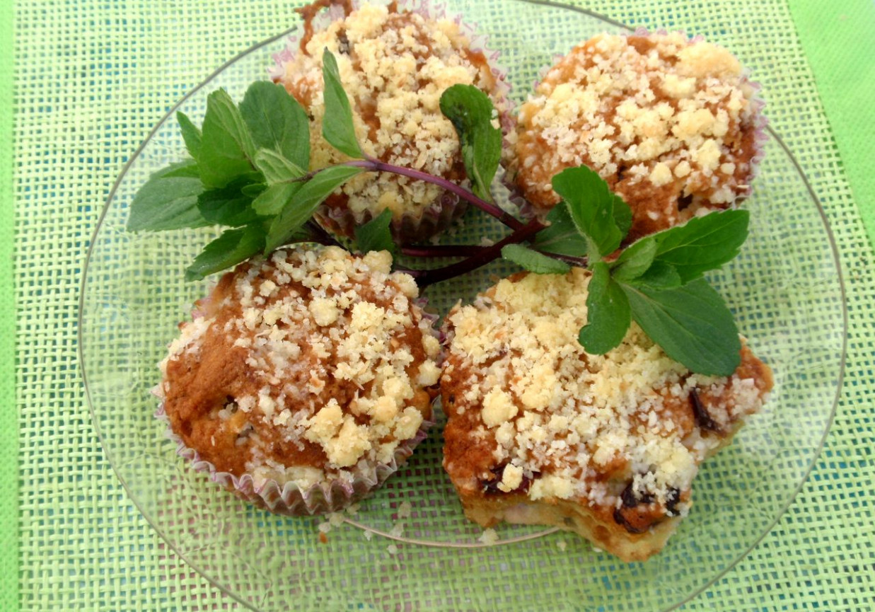 Muffinki z rabarbarem i kruszonką foto