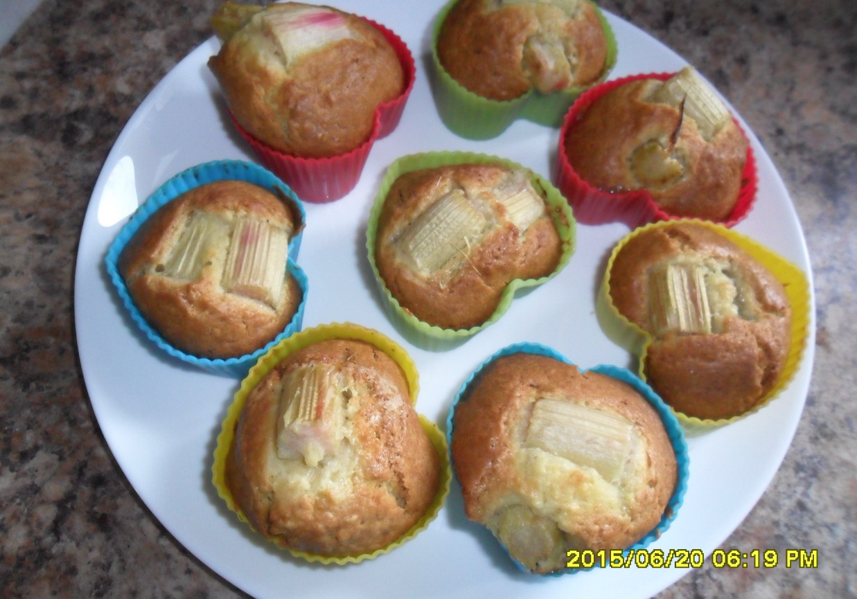 Muffinki z rabarbarem  foto