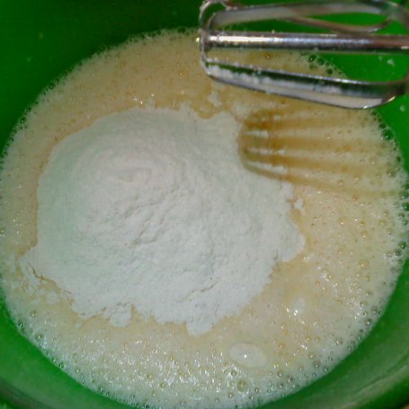 Krok 3 - Muffinki z rodzynkami i kakao foto