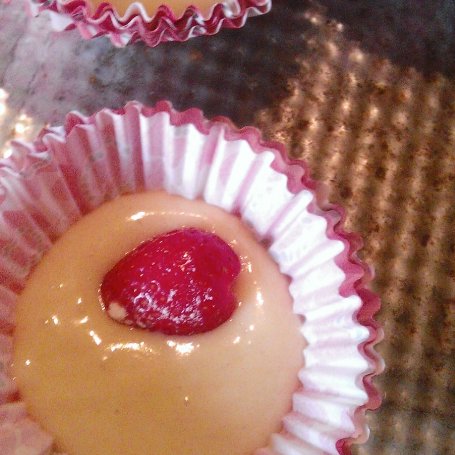 Krok 4 - Muffinki z truskawkami foto