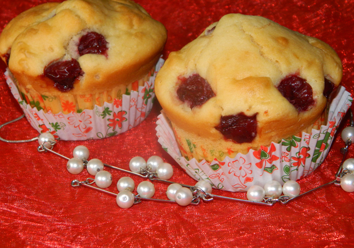 Muffinki z wiśniami w likierze foto