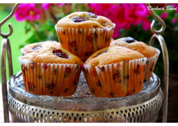 Fotografia przedstawiająca Muffinki z wiśniami