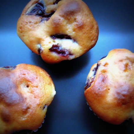 Krok 3 - Muffinki ze śliwkami i nutellą foto