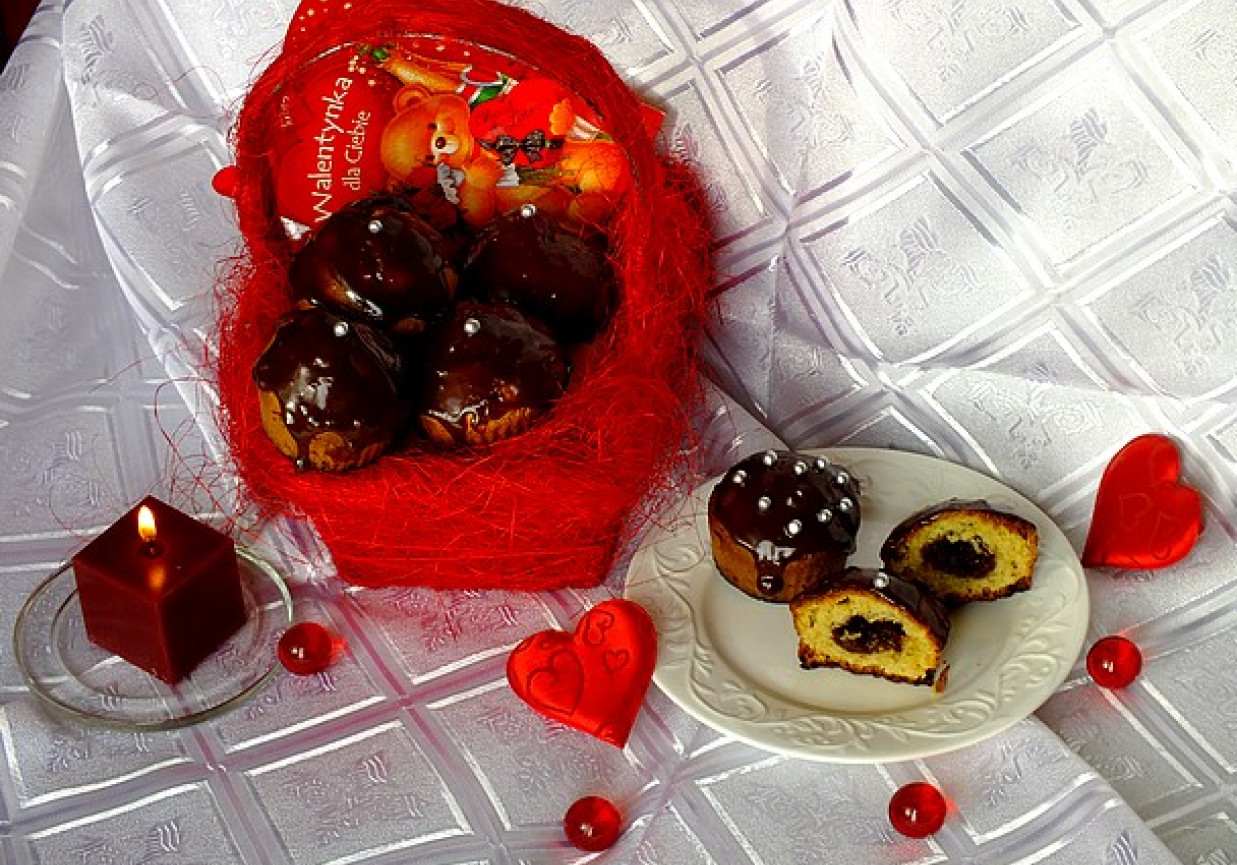 Muffinki ze słodką, czekoladową niespodzianką foto