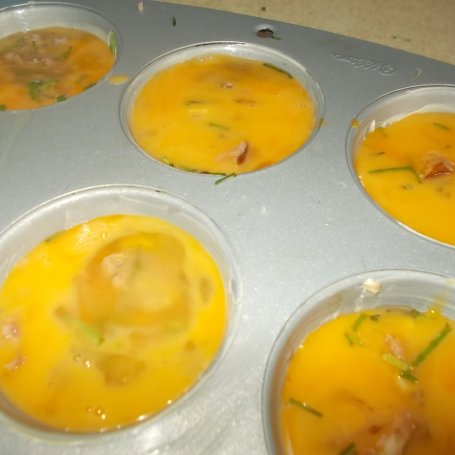Krok 4 - Muffinkowa jajecznica foto