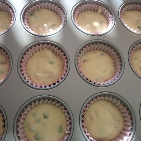 Krok 4 - Muffins z groszkiem i boczkiem foto