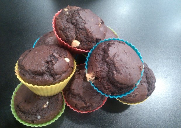 Fotografia przedstawiająca muffiny 3 czekolady
