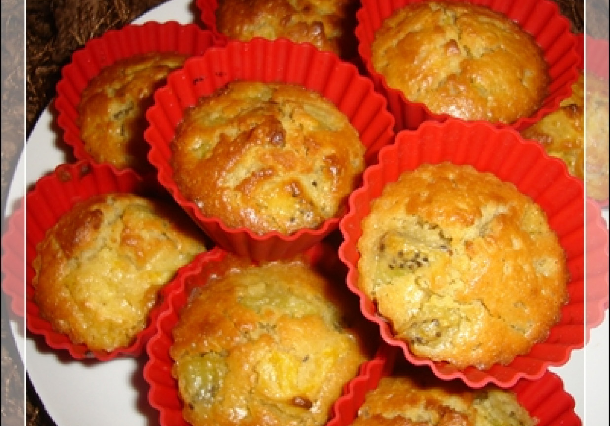 Muffiny cynamonowe kiwi z pomarańczą foto