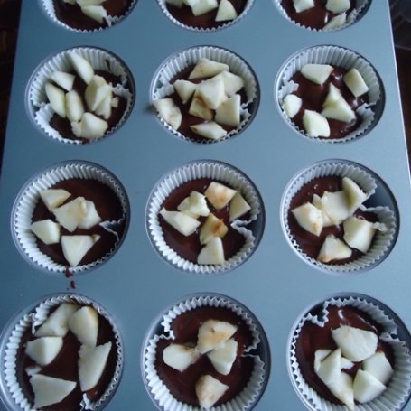 Krok 2 - Muffiny czekoladowe z jabłkami foto