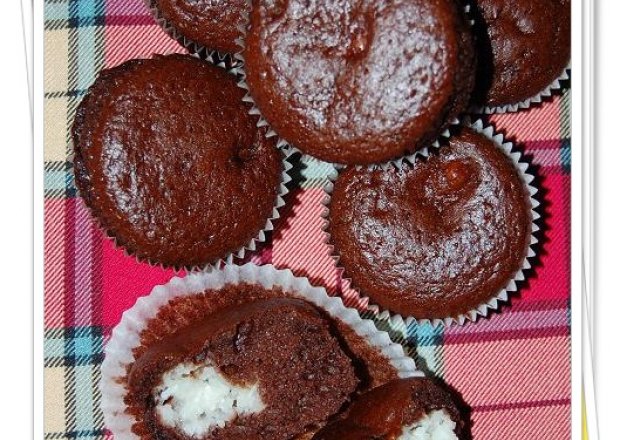 Fotografia przedstawiająca Muffiny czekoladowe z kokosem