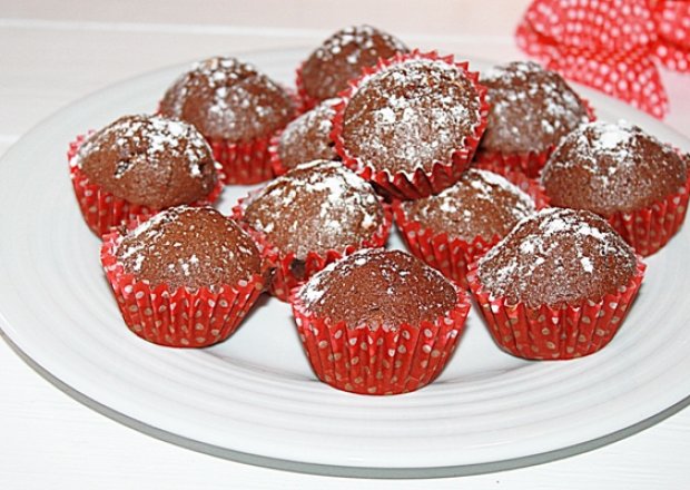 Fotografia przedstawiająca Muffiny czekoladowe z nutą cytrynową