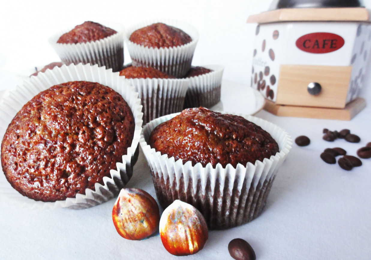 Muffiny czekoladowe z orzechami foto
