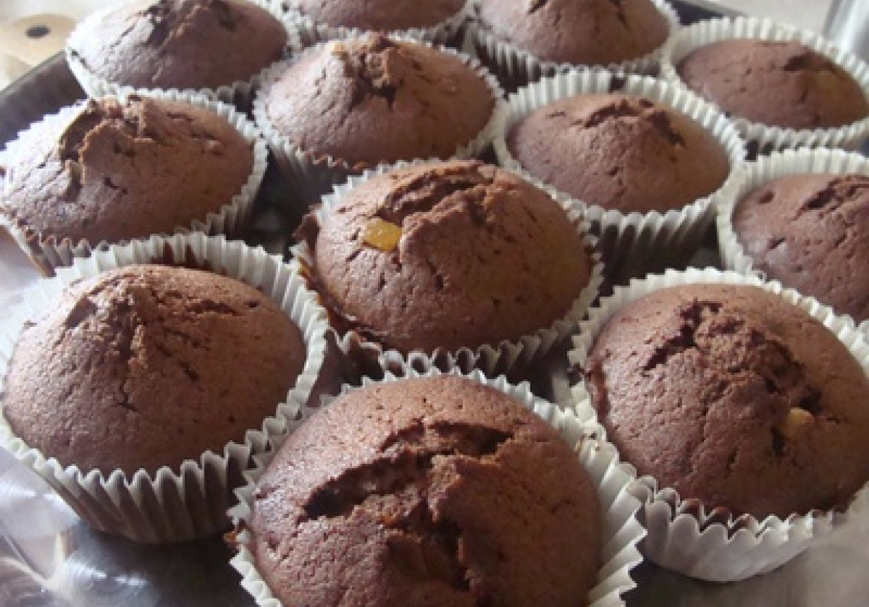 Muffiny czekoladowe z pomarańczą. foto