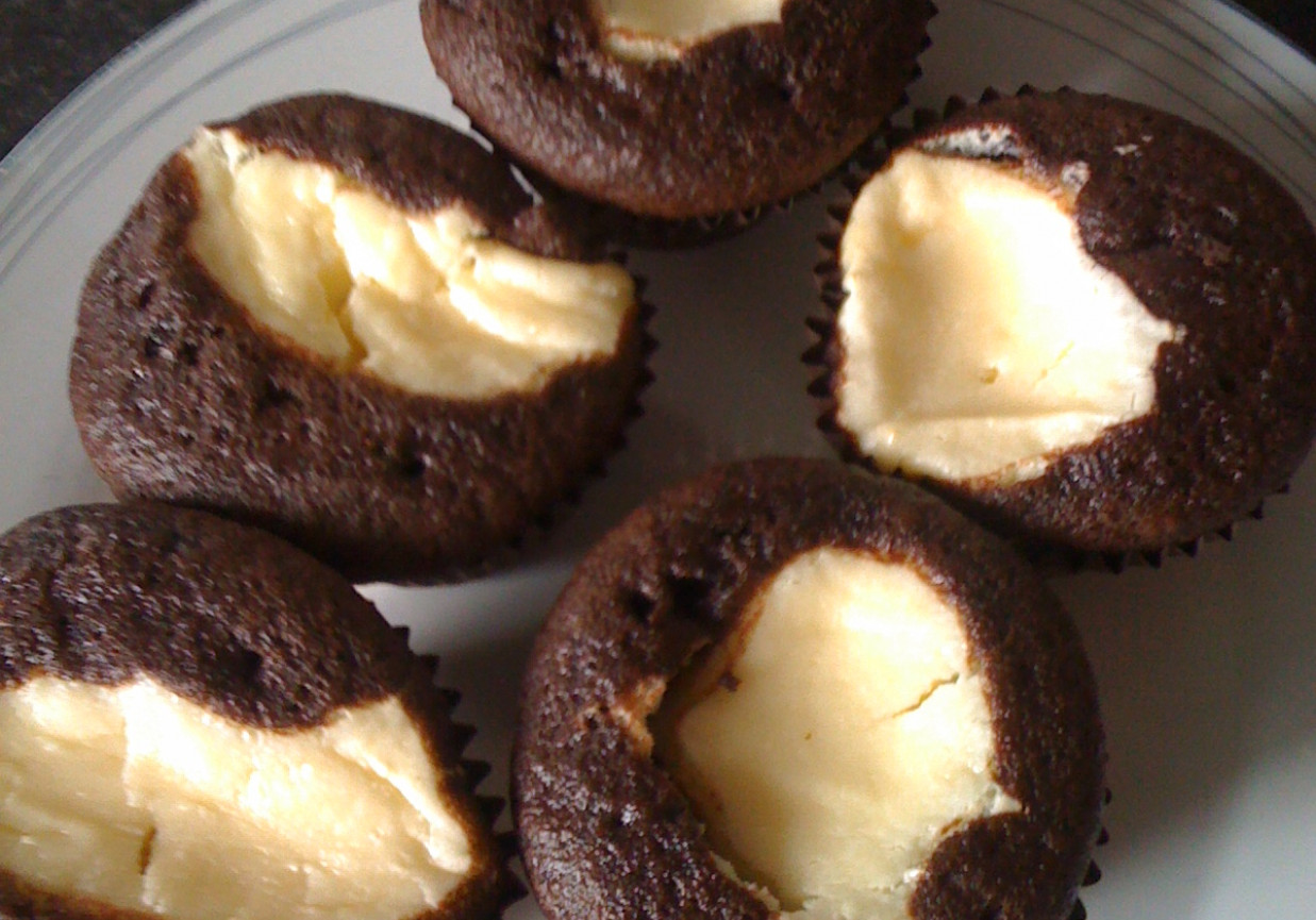 Muffiny czekoladowe z twarogiem foto