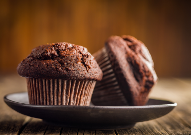 Fotografia przedstawiająca Muffiny jogurtowe z czekoladą