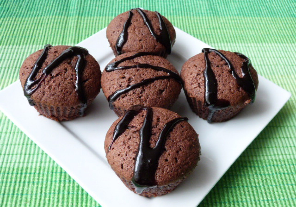 Muffiny kakaowe z budyniem foto