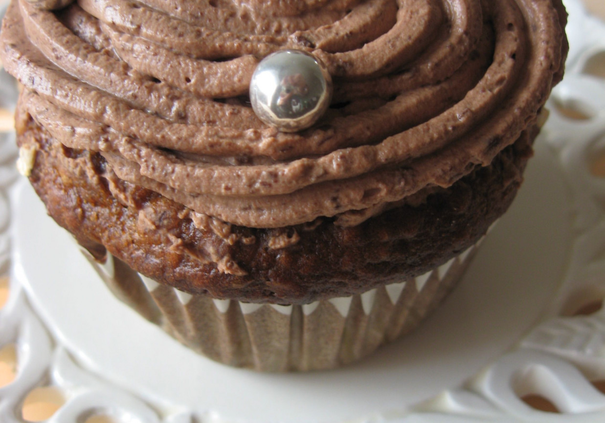 Muffiny kakaowe z kremem czekoladowym foto