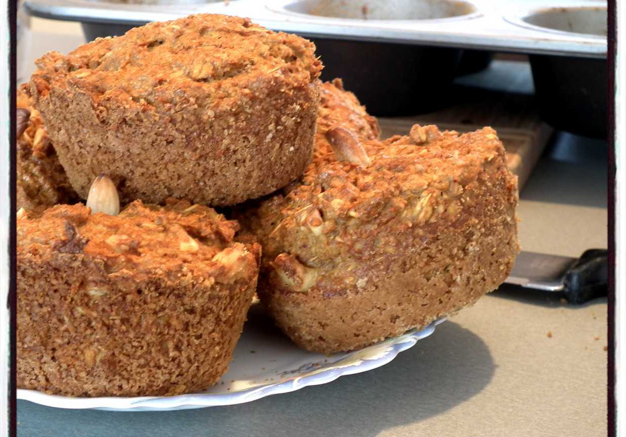 Muffiny marchewkowe -bez cukru i  z ogranicznoną ilością glutenu foto