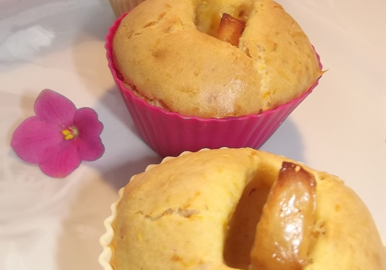 Muffiny marchewkowe z jabłkiem. foto