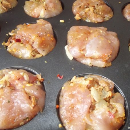 Krok 7 - Muffiny mięsne z farszem kurkowym foto