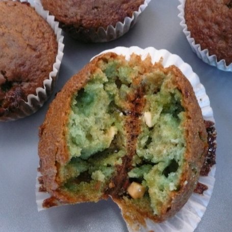 Krok 3 - Muffiny o lekkim zabarwieniu..niebieskim foto