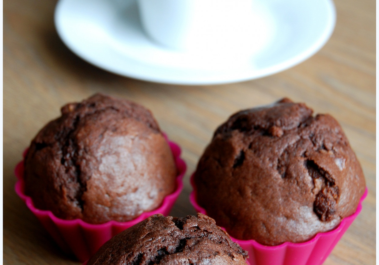 muffiny pełne czekolady foto