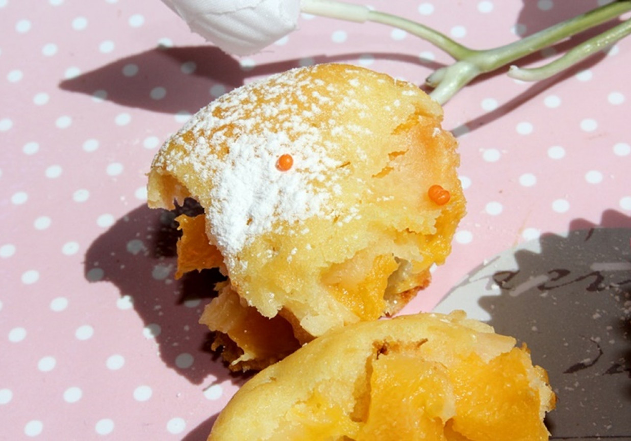 Muffiny z brzoskwiniami foto