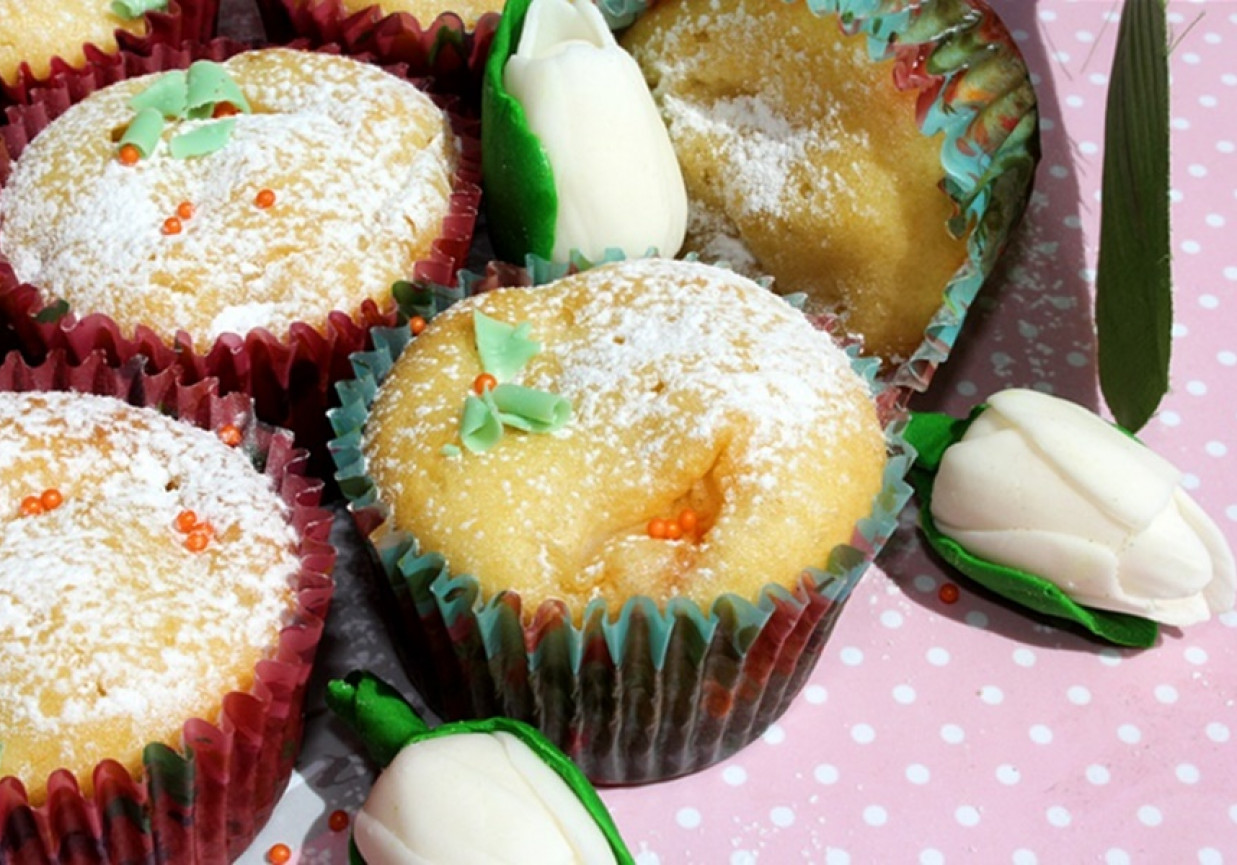 Muffiny z brzoskwiniami foto