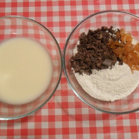 Krok 1 - Muffiny z czekoladą i skórką kandyzowaną foto