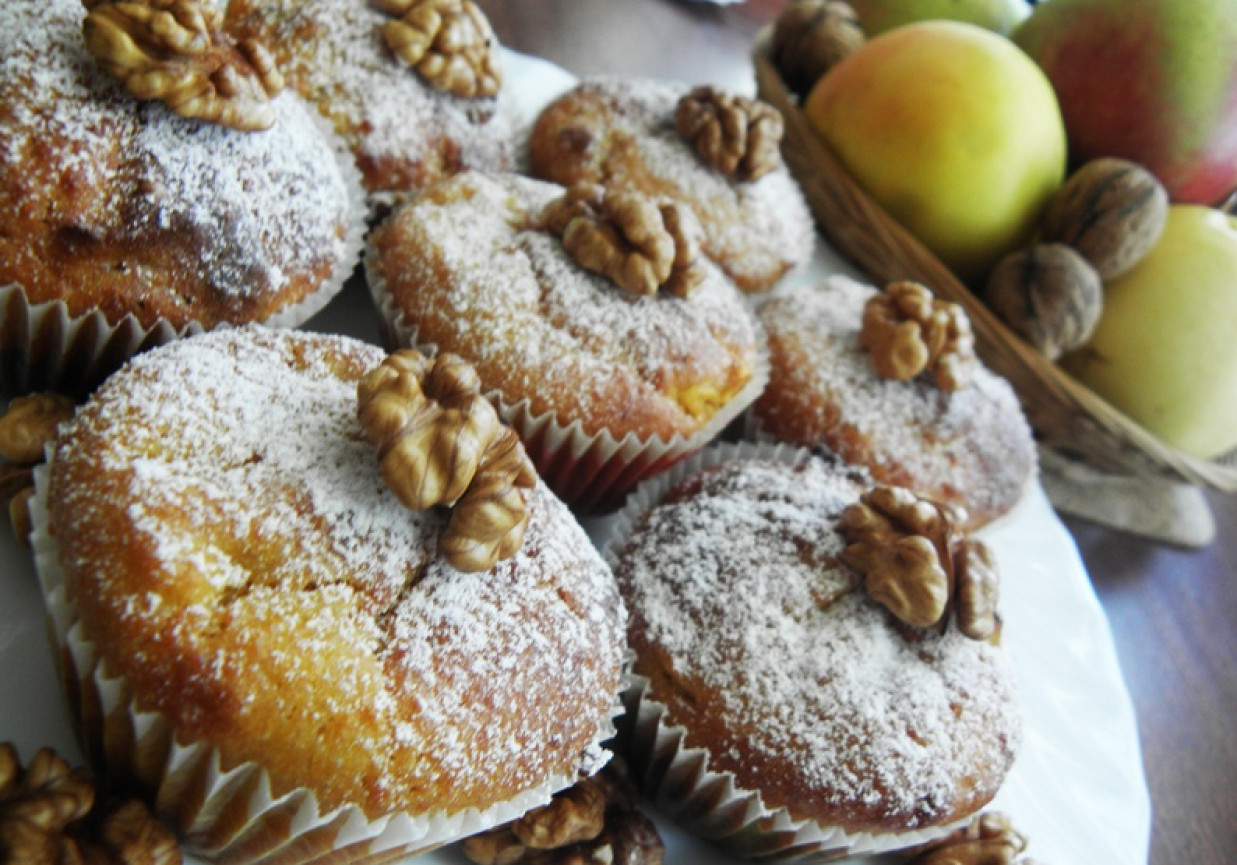 Muffiny z dynią, marchewką i jabłkami foto