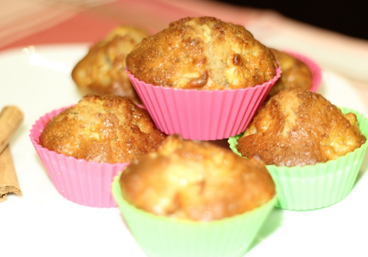 Muffiny z jabłkiem  i cynamonem foto