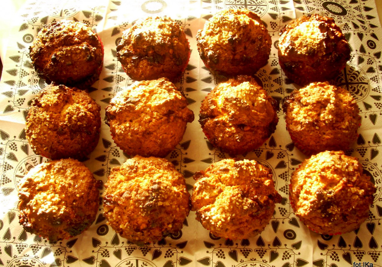 Muffiny z masłem orzechowym i snikersem foto