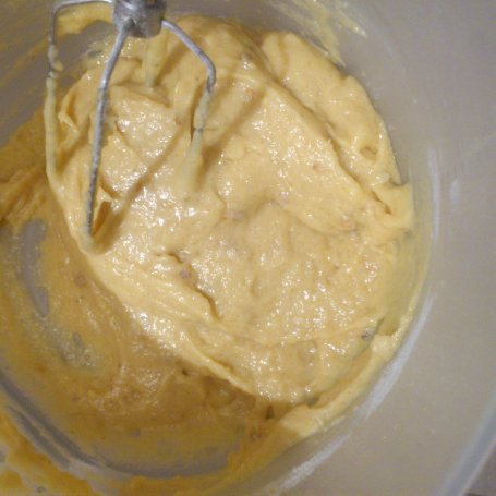 Krok 2 - Muffiny z masłem orzechowym, orzeszkami i pestkami dyni  foto