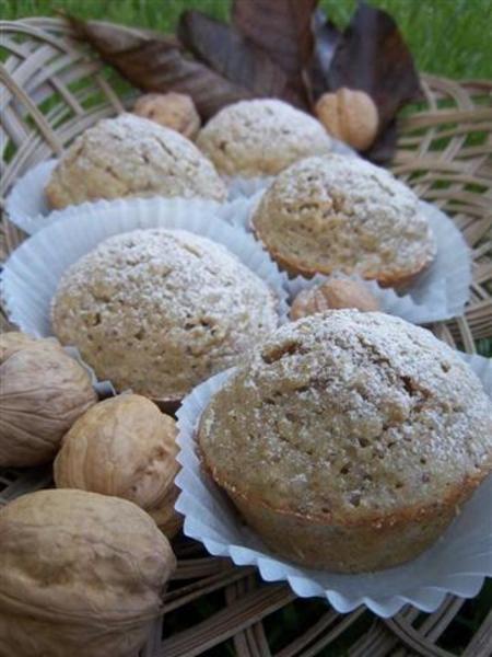 Muffiny z orzechami i cynamonem