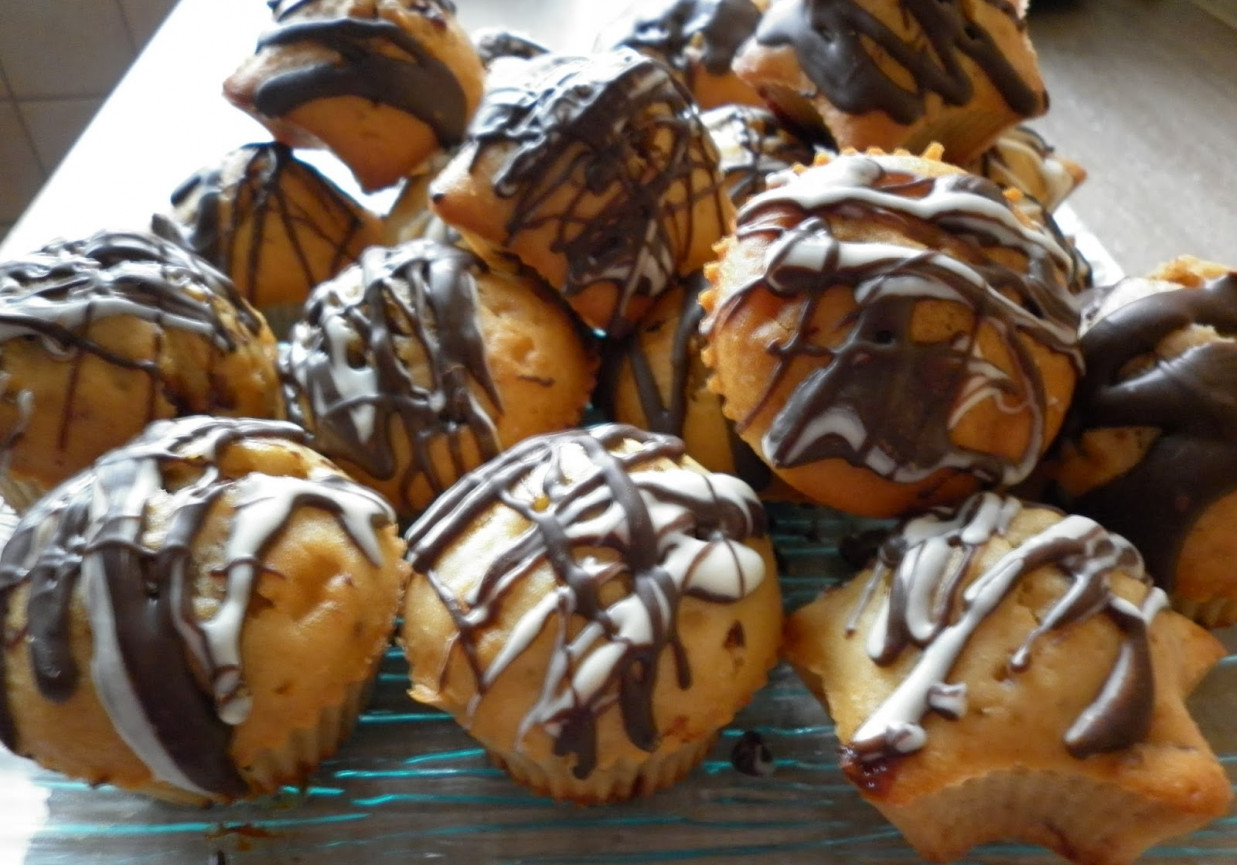 Muffiny z orzechami i czekoladą foto