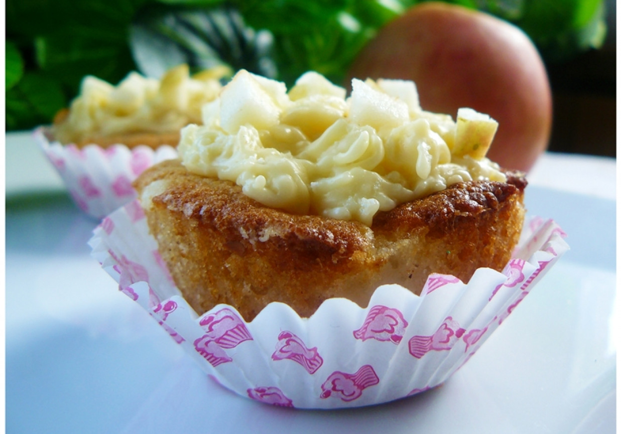 " Muffiny z prażonymi jabłkami i kremem budyniowym " foto