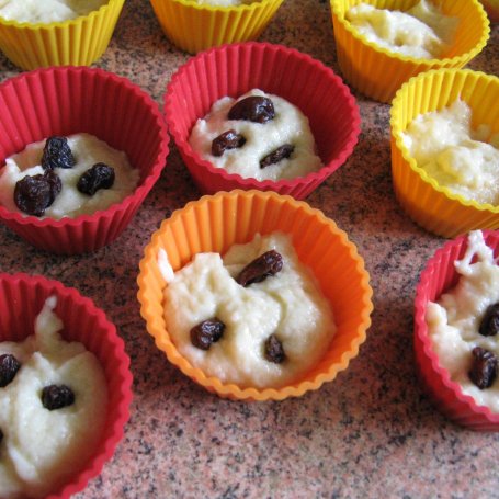 Krok 3 - Muffiny z rodzynkami foto