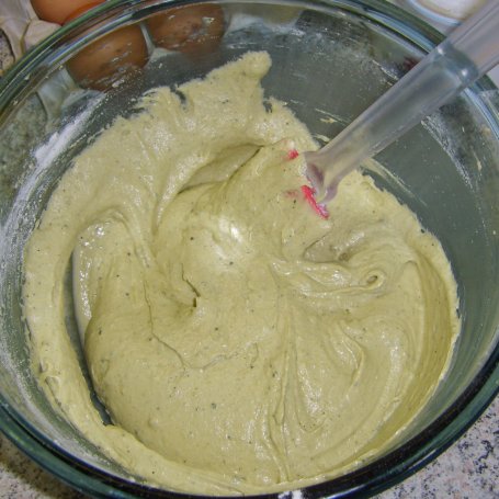 Krok 3 - Muffiny z zieloną herbatą i kremem truskawkowym foto