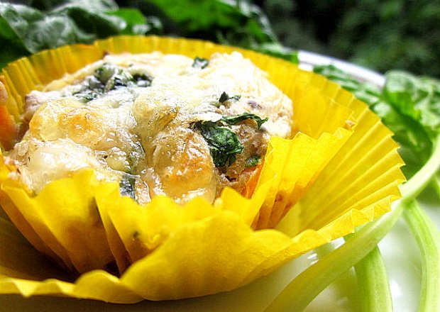 Fotografia przedstawiająca Mufinki  pikantne z warzywami
