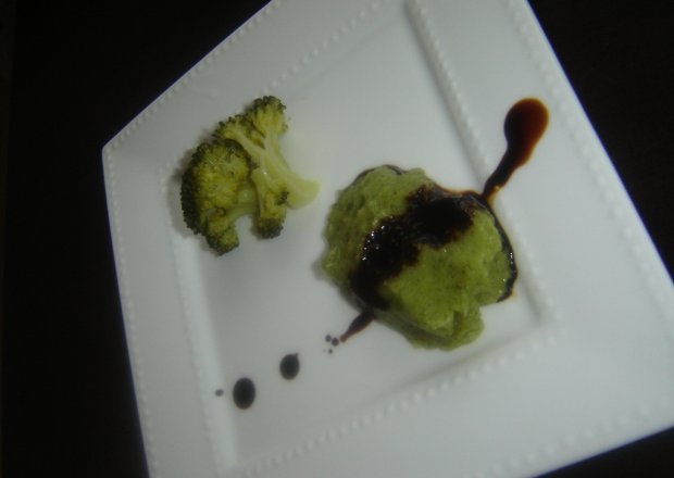 Fotografia przedstawiająca Mus brokułowy