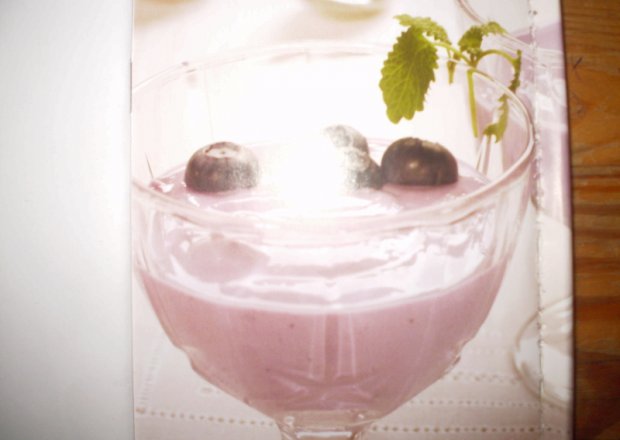 Fotografia przedstawiająca Mus jagodowy z nutą imbiru
