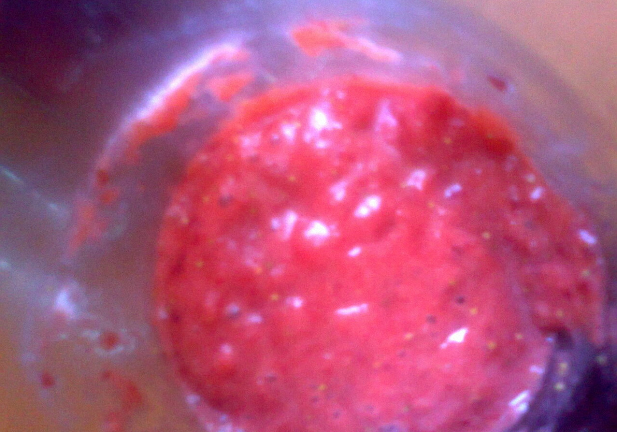 Mus ze świeżych truskawek foto