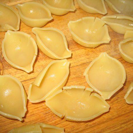 Krok 1 - Muszle makaronowe ze szpinakiem pod beszamelem foto