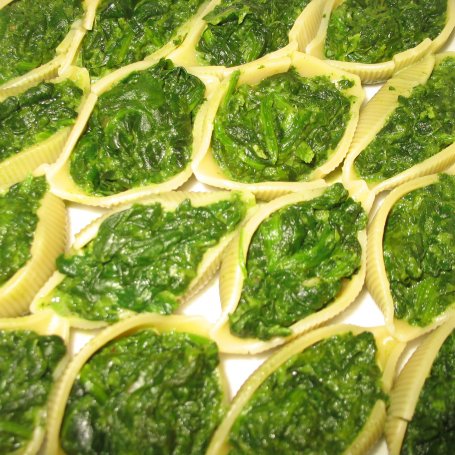 Krok 4 - Muszle makaronowe ze szpinakiem pod beszamelem foto
