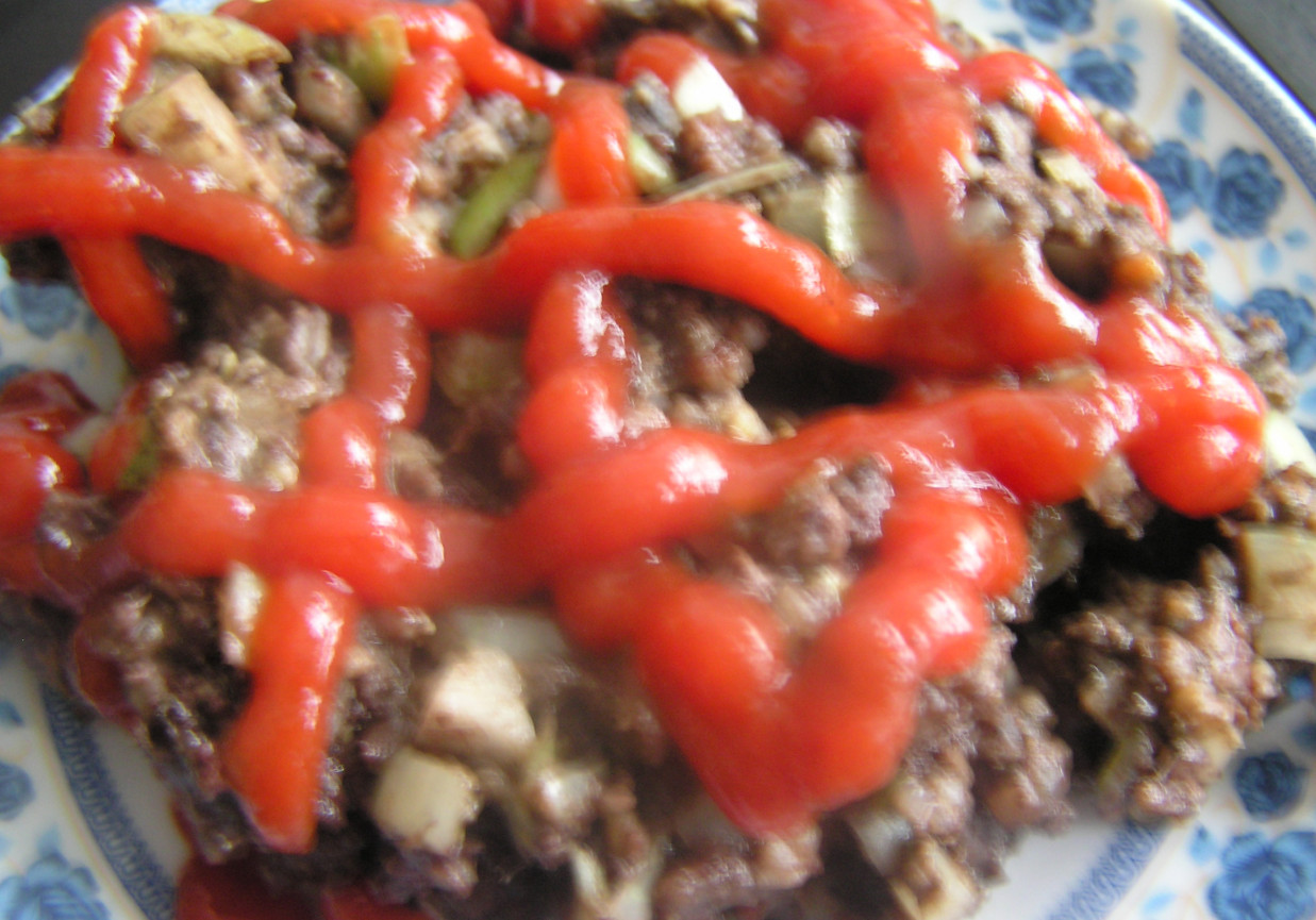 Musztardowo-ketchupowa kaszanka z cebulą foto